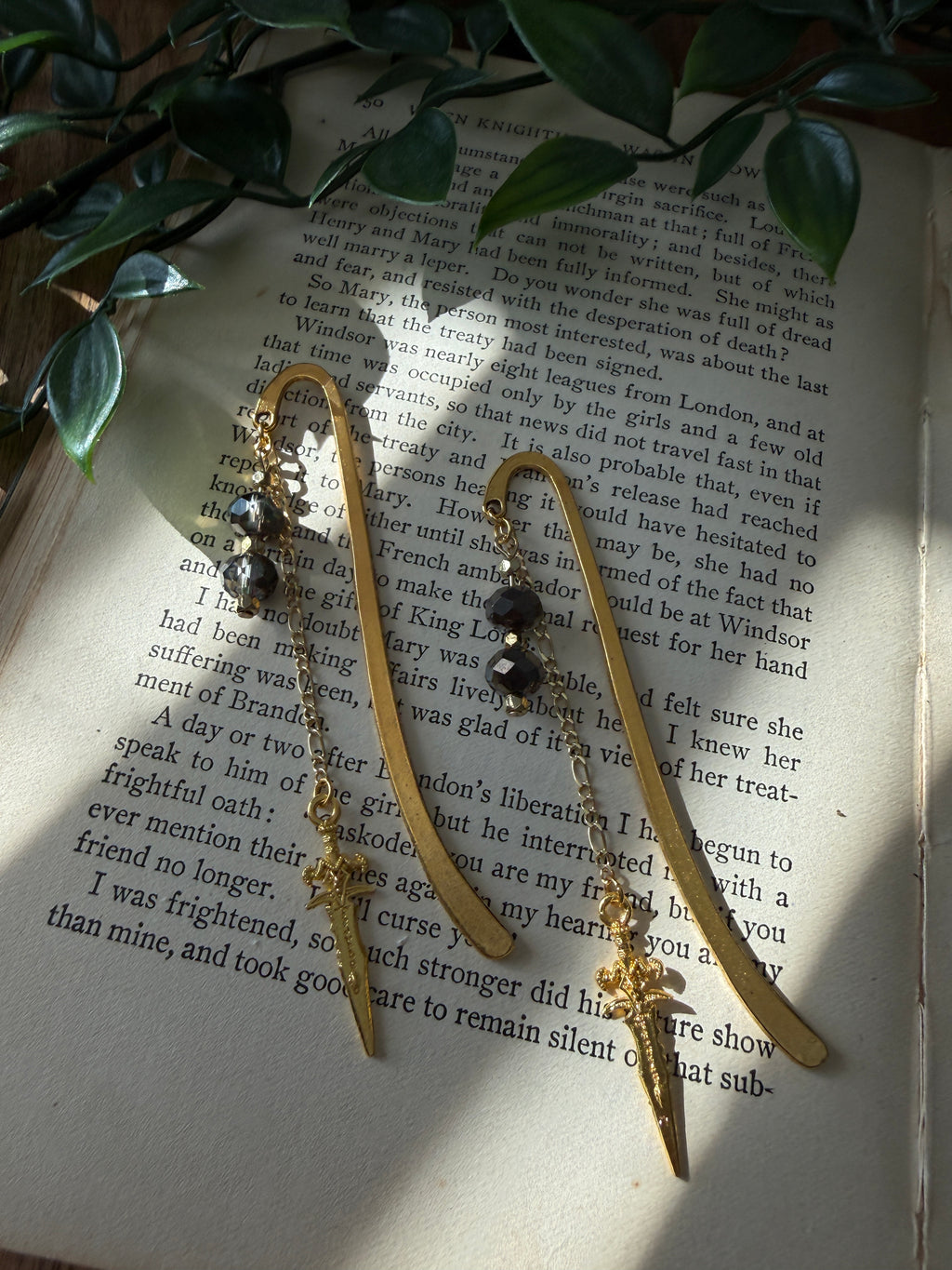 Metal Sword Charm Bookmark - Crystal Purple